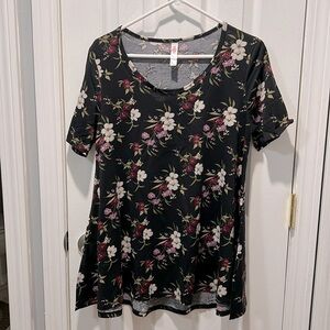 Lularoe perfect tee